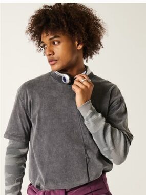 Hollister Layered 2-in-1 Long Sleeve Crew T-Shirt